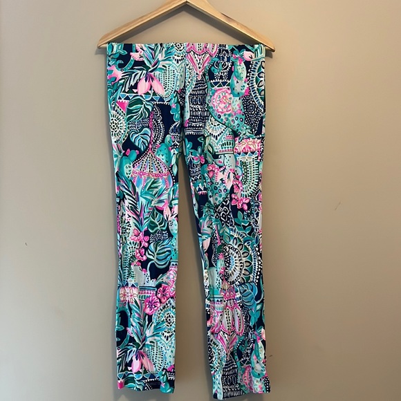 Lilly Pulitzer leggings super cute and great condition - Picture 1 of 3